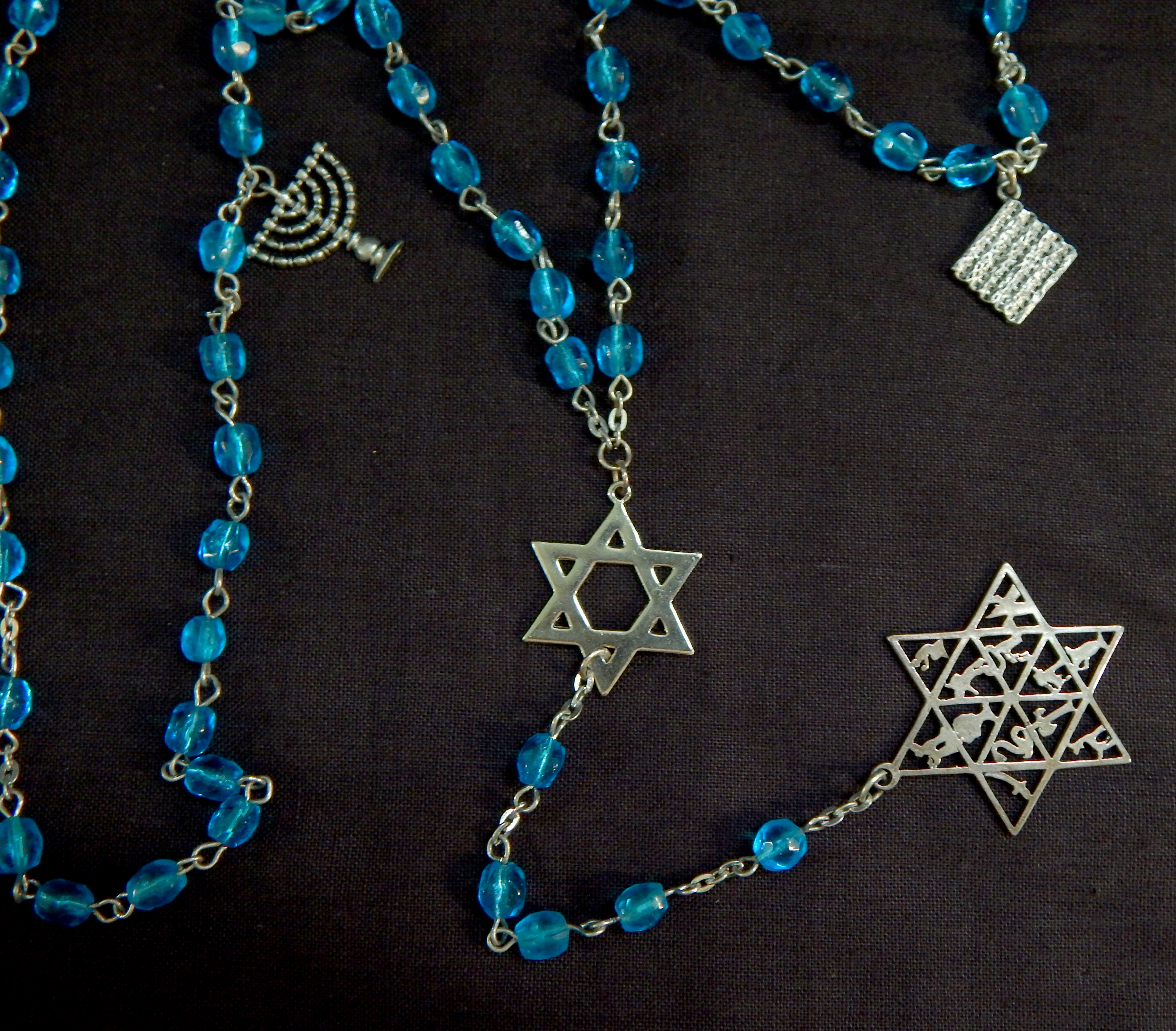 Prayer counter-USA-Non-traditional-Silver/Glass beads-Matzo-1/2", Menorah 3/4"