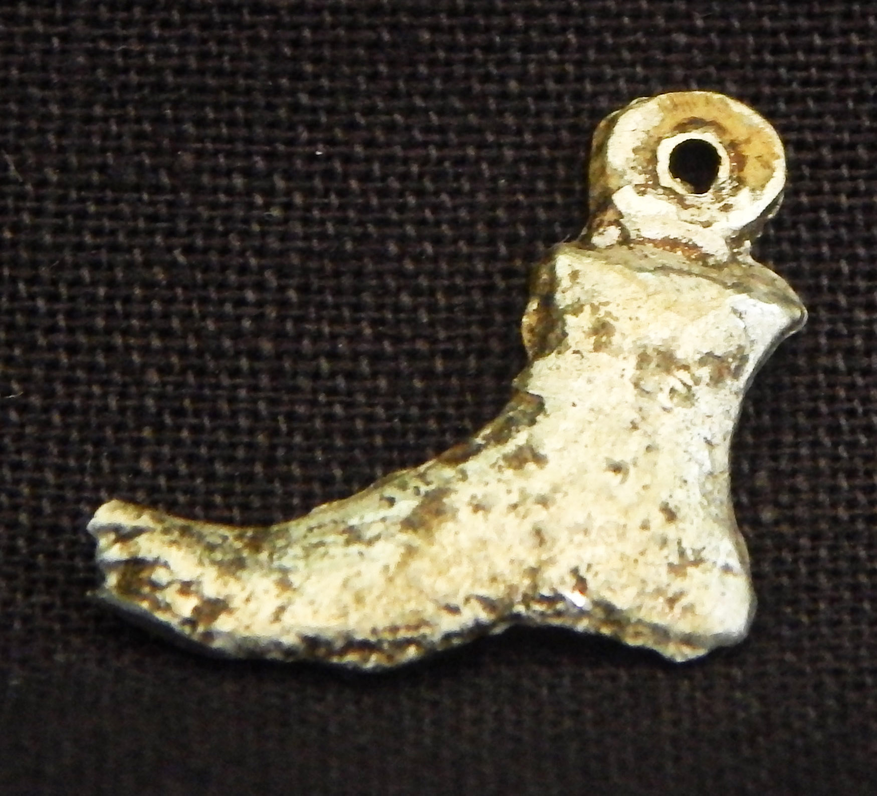 Milagro (miracle)-affixed to saint