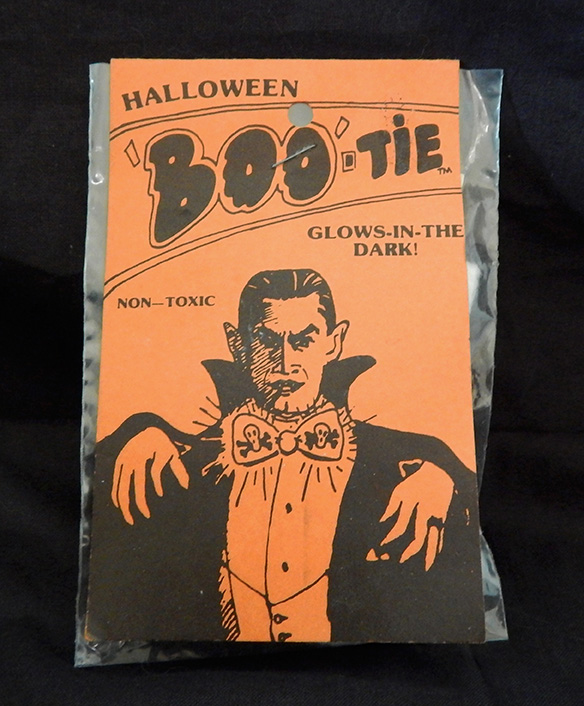Boo-Tie (Front of package)