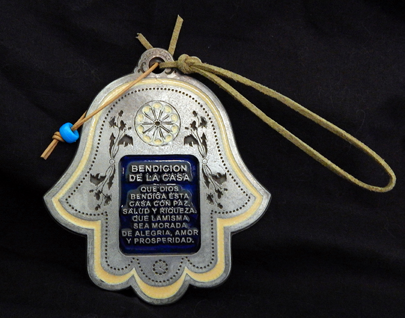 Amulet, hand, Hamsa (inscription in Spanish)