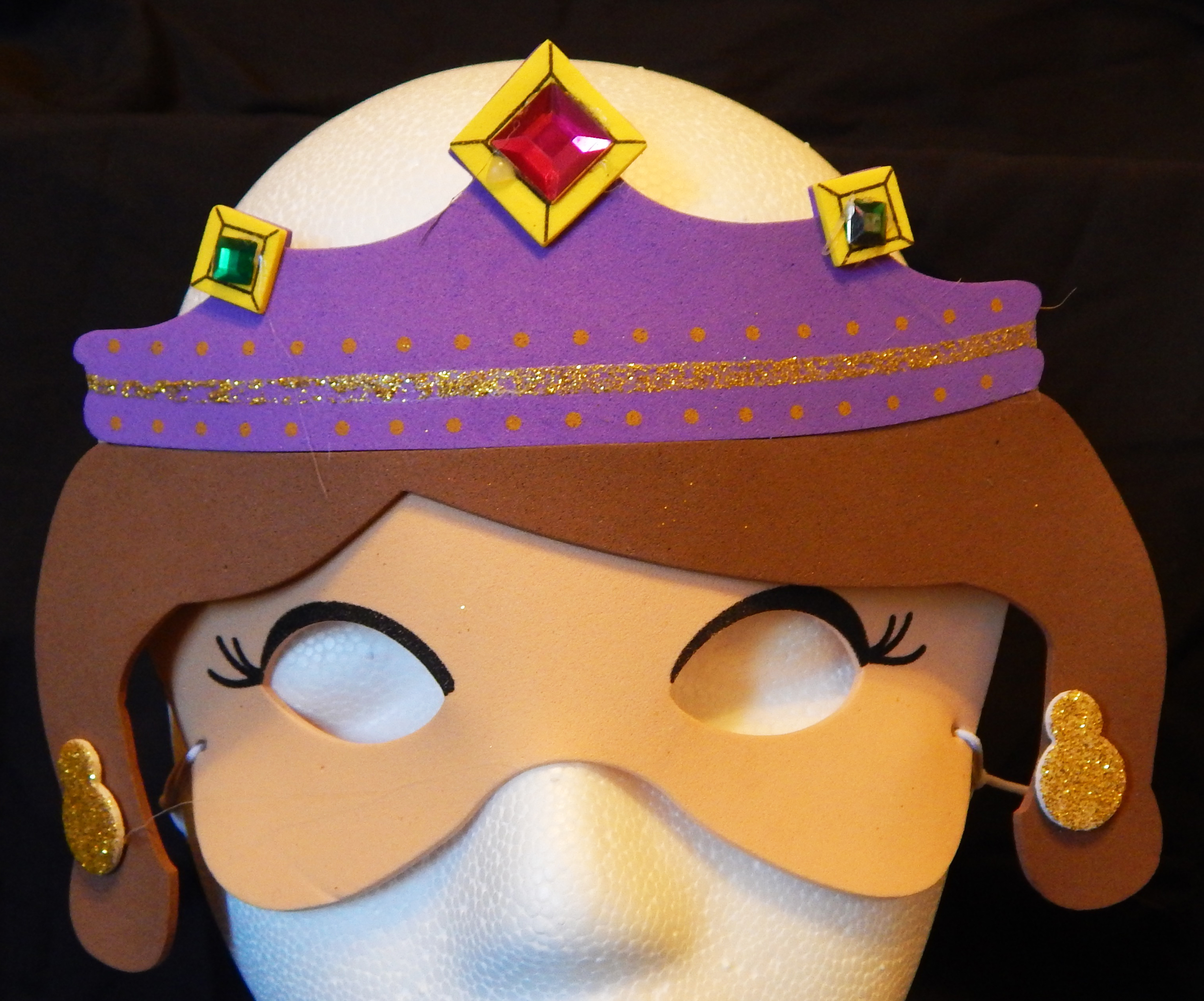 Pays tribute to Ester, who spoke to the King of Persia on behalf of the Jews