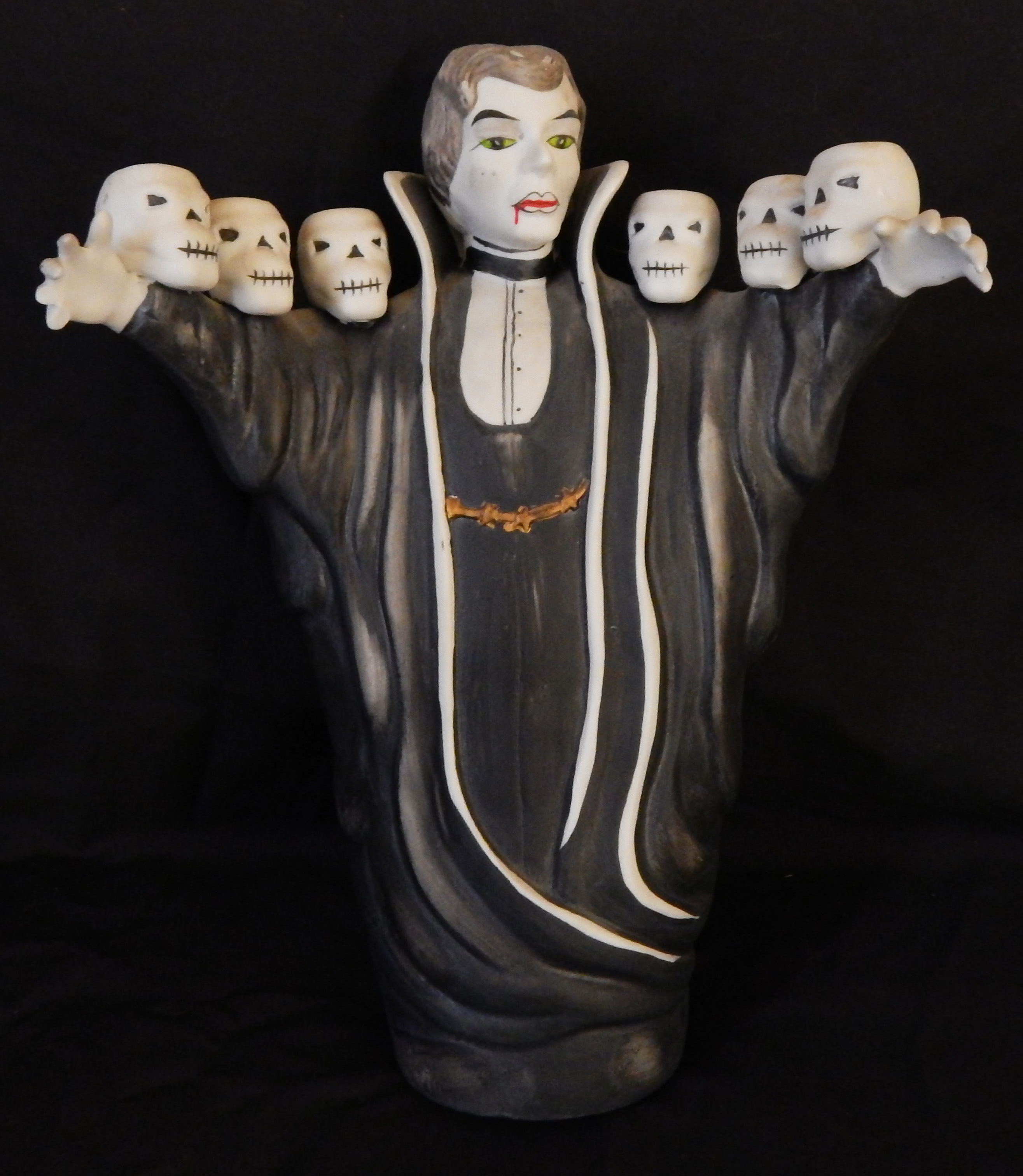 Halloween Decoration-USA-Vampire Fans/popular culture-Ceramic/glaze-10" x 8"