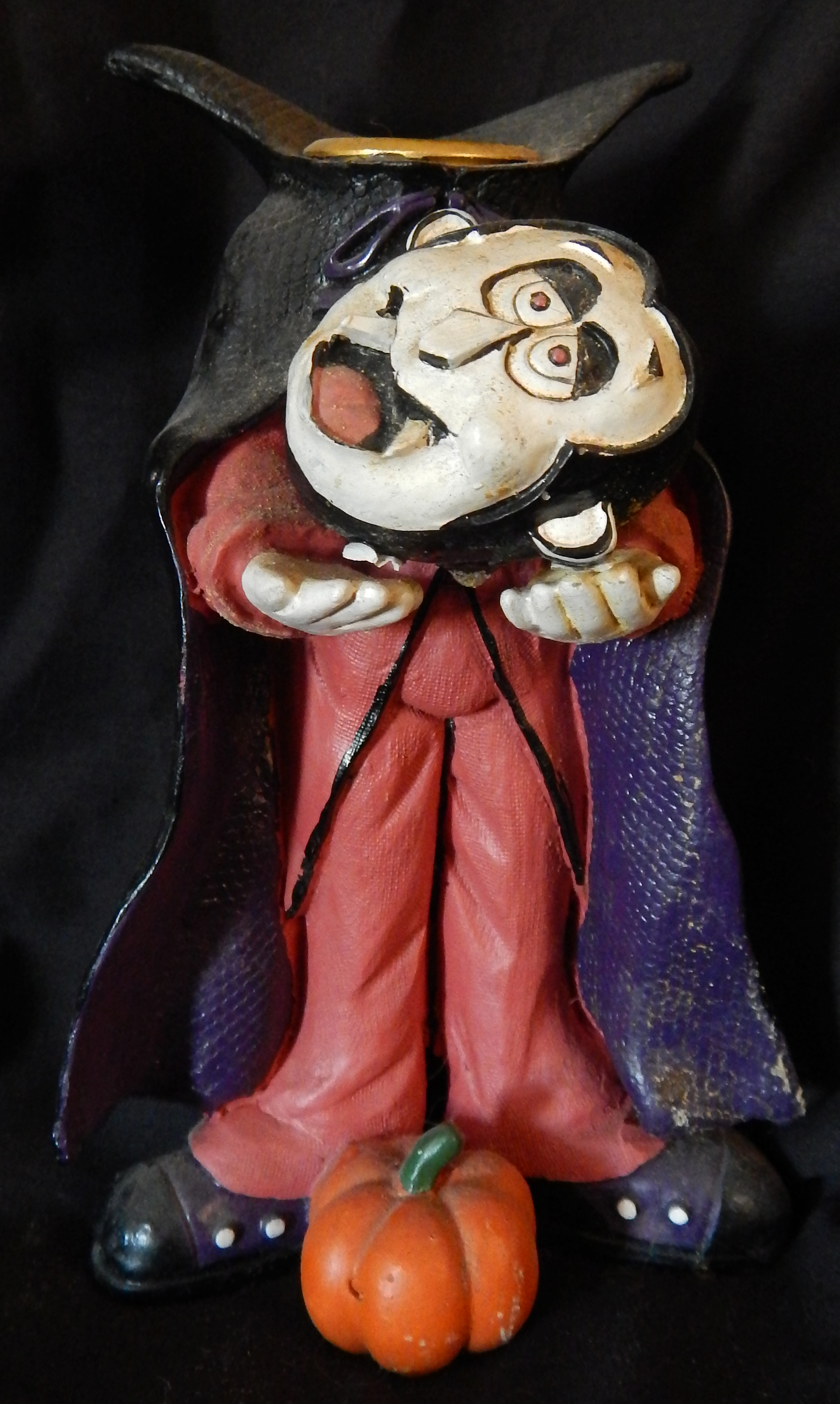 Halloween decoration-USA-Halloween celebrants-Plastic/paint-5 1/2" tall