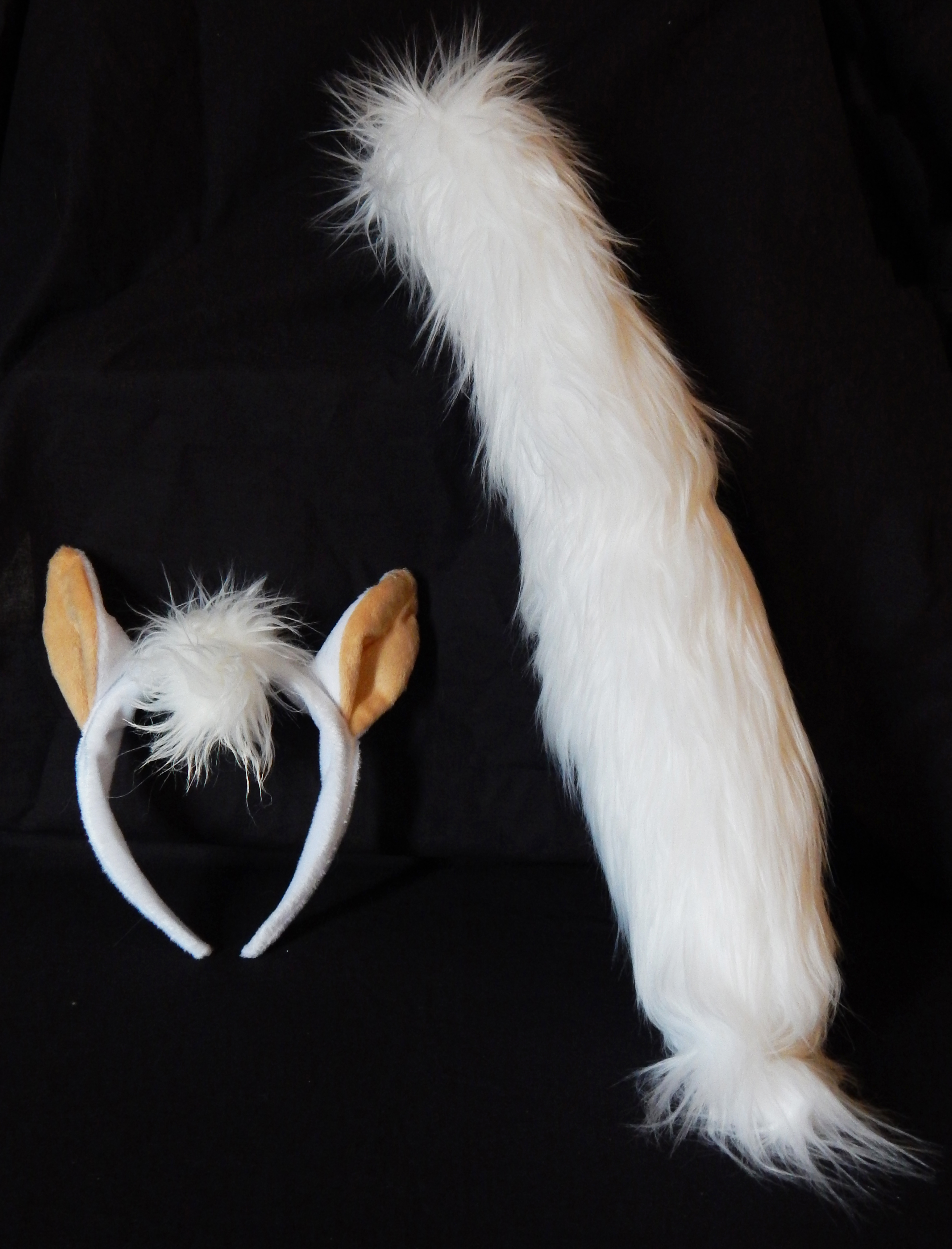 Costume accessories-USA-Popular culture-Fake fur/felt/metal clip-Headband-7 1/2" x 7 1/2", Tail-21" long