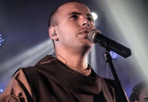 Pregações do frei Gilson viram novo embate entre esquerda e direita