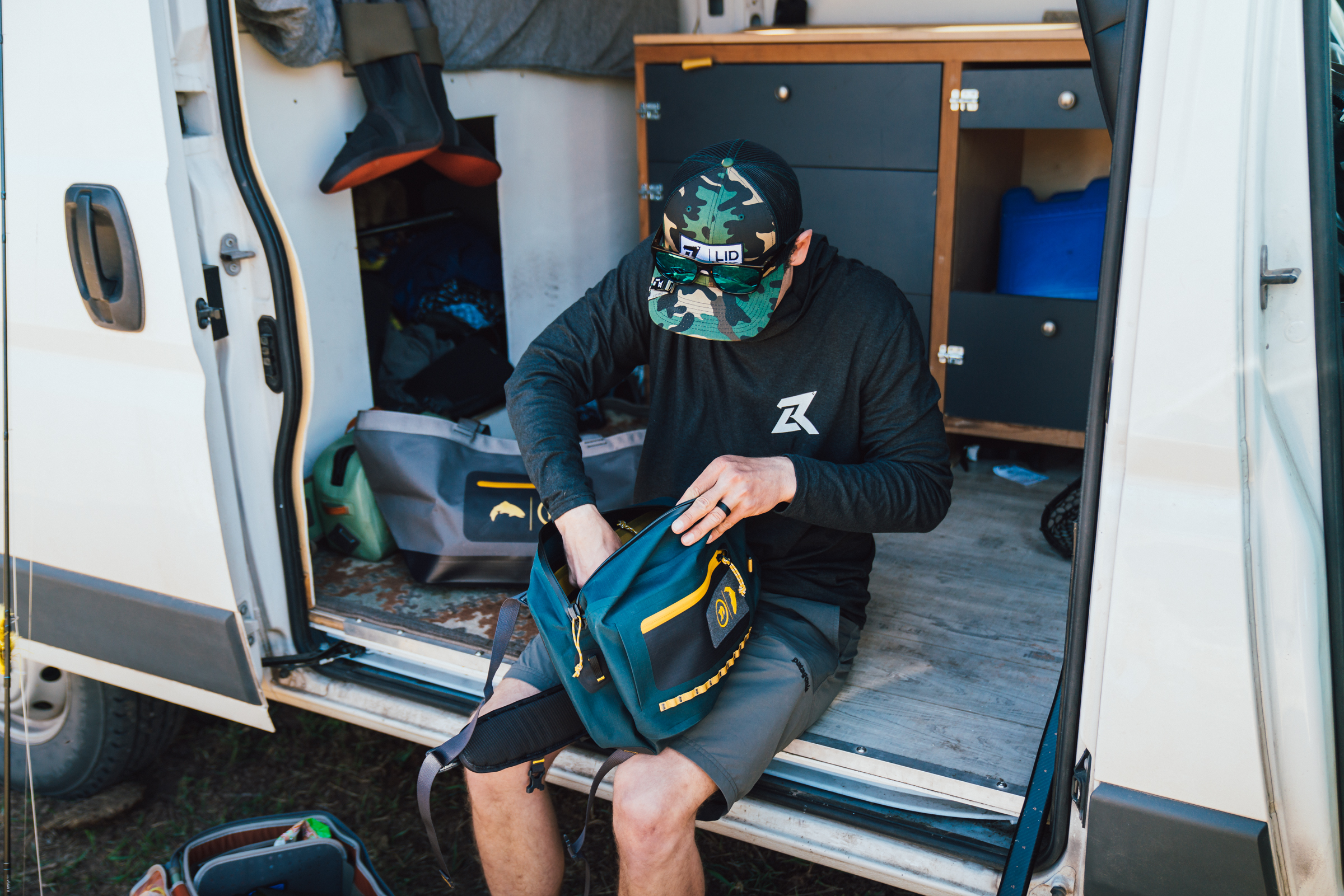 Gear Review: Backcountry x SIMMS Flyweight Z Sling Pack - Flylords Mag