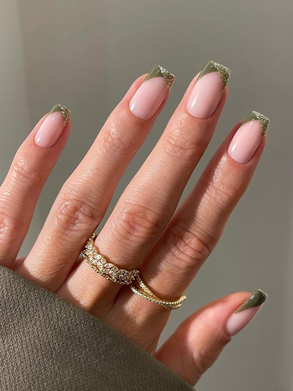 50+ christmas acrylic nails for a festive nail makeover