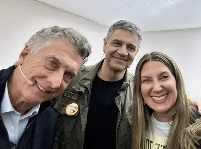 Mauricio Macri, junto a Jorge Macri y Lospennato