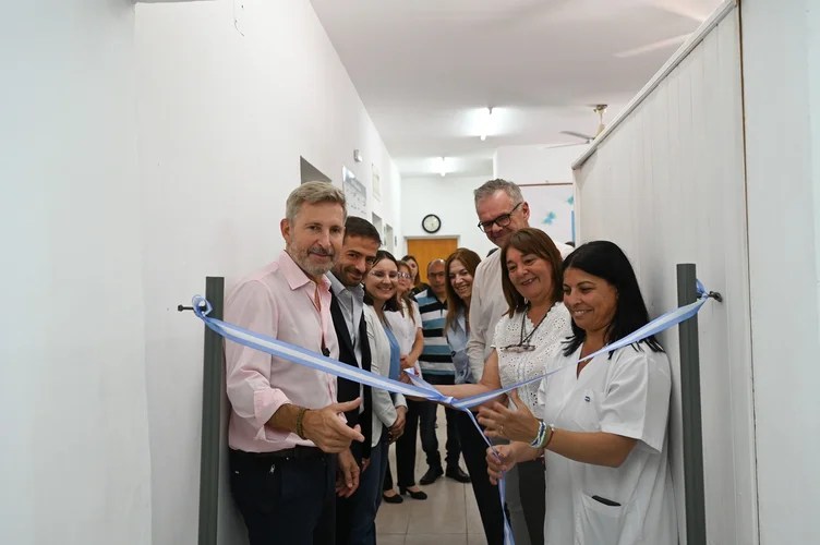 El gobernador Rogelio Frigerio inauguró una ampliación en el Centro de Salud de Estación Sosa