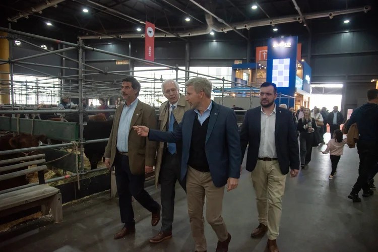 Rogelio Frigerio en la Exposición Rural de Palermo.