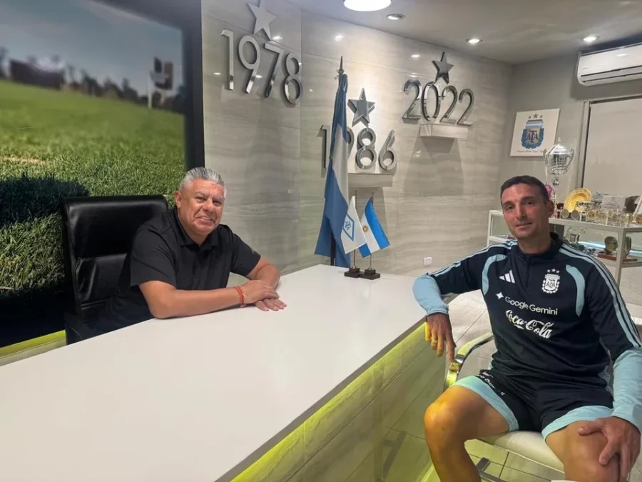 Chiqui Tapia, titular de la AFA y Lionel Scaloni