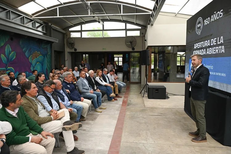 Rogelio Frigerio en la Sociedad Rural de Gualeguaychú.