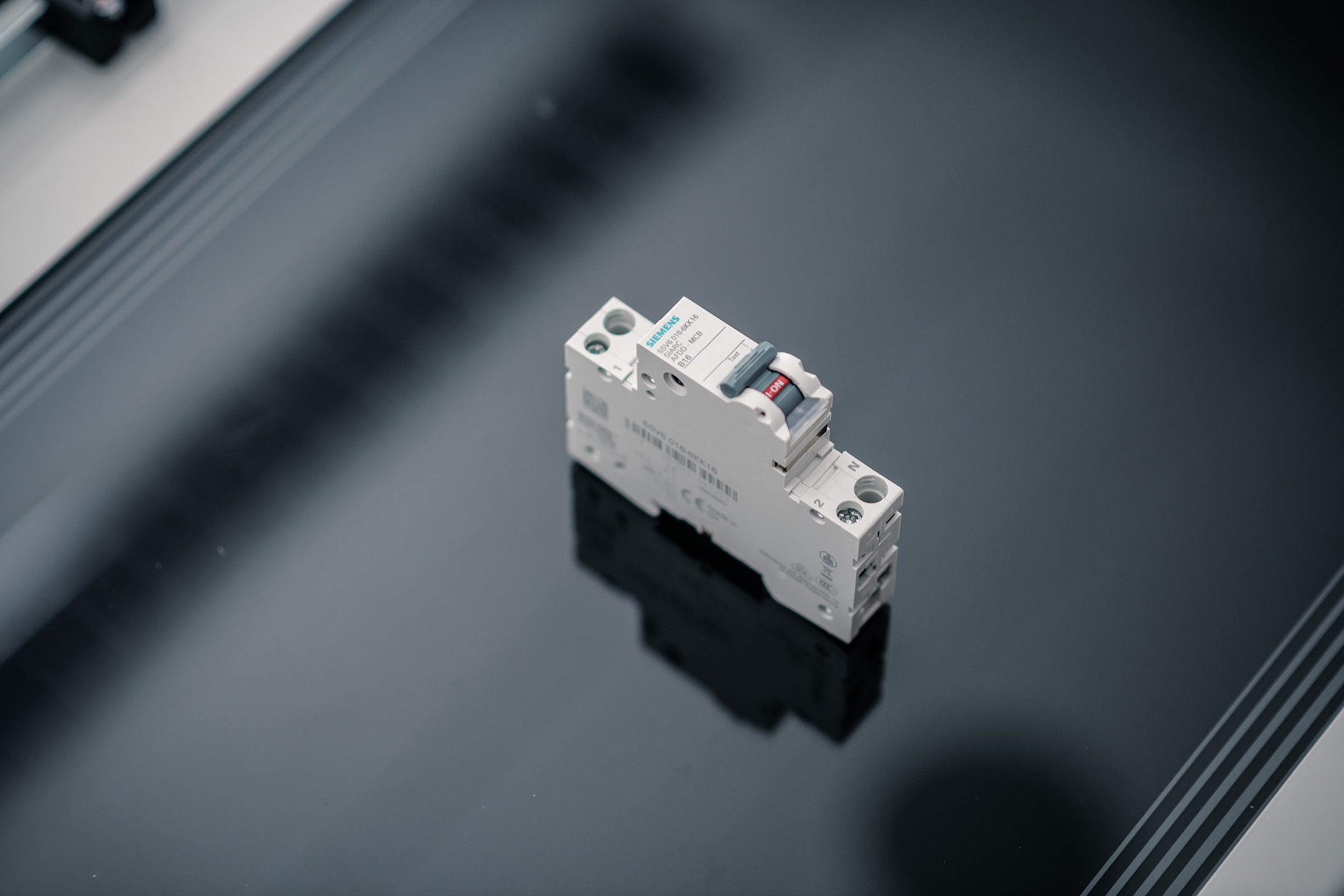 Interruttore AFDD-63 2P 20A - Protezione Da Archi Elettrici, Sovraccarico, Cortocircuito E Dispersioni