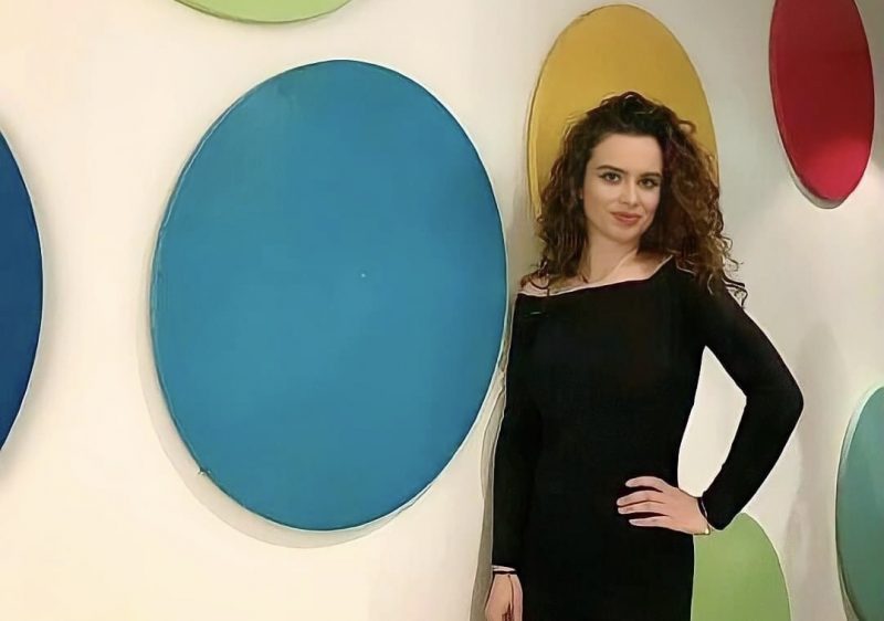 “Në trup kishte shkrime”/ Zbulohen detaje të frikshme për 23-vjeçaren që u tha se vdiq nga infeksioni në dhëmballë
