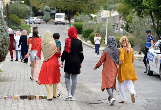 Largohen nga Qytet Studenti, afganët strehohen në hotelet në Shëngjin