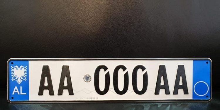 Pas pagave dhe numrave të celularëve, dalin targat dhe makinat e secilit qytetar!