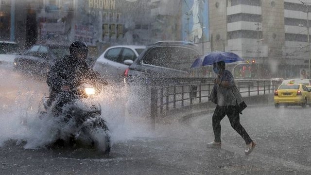 Alarm për stuhi të forta të premten, meteorologia Porja: I gjithë territori i rrezikuar