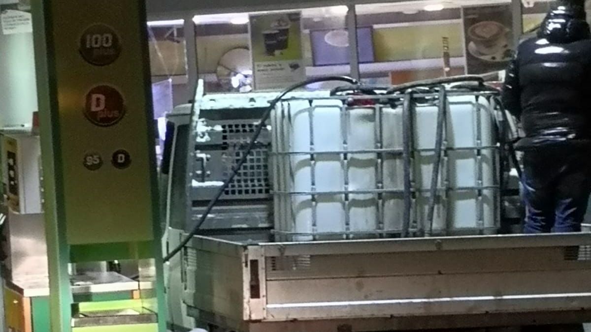 Motorina standard are prețuri mai mari decât benzina. Dapqqkasc1jlym