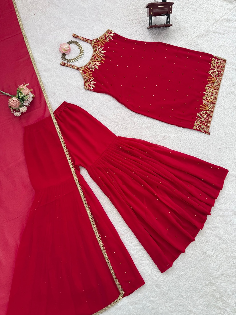 Designer Kurti–Sarara set