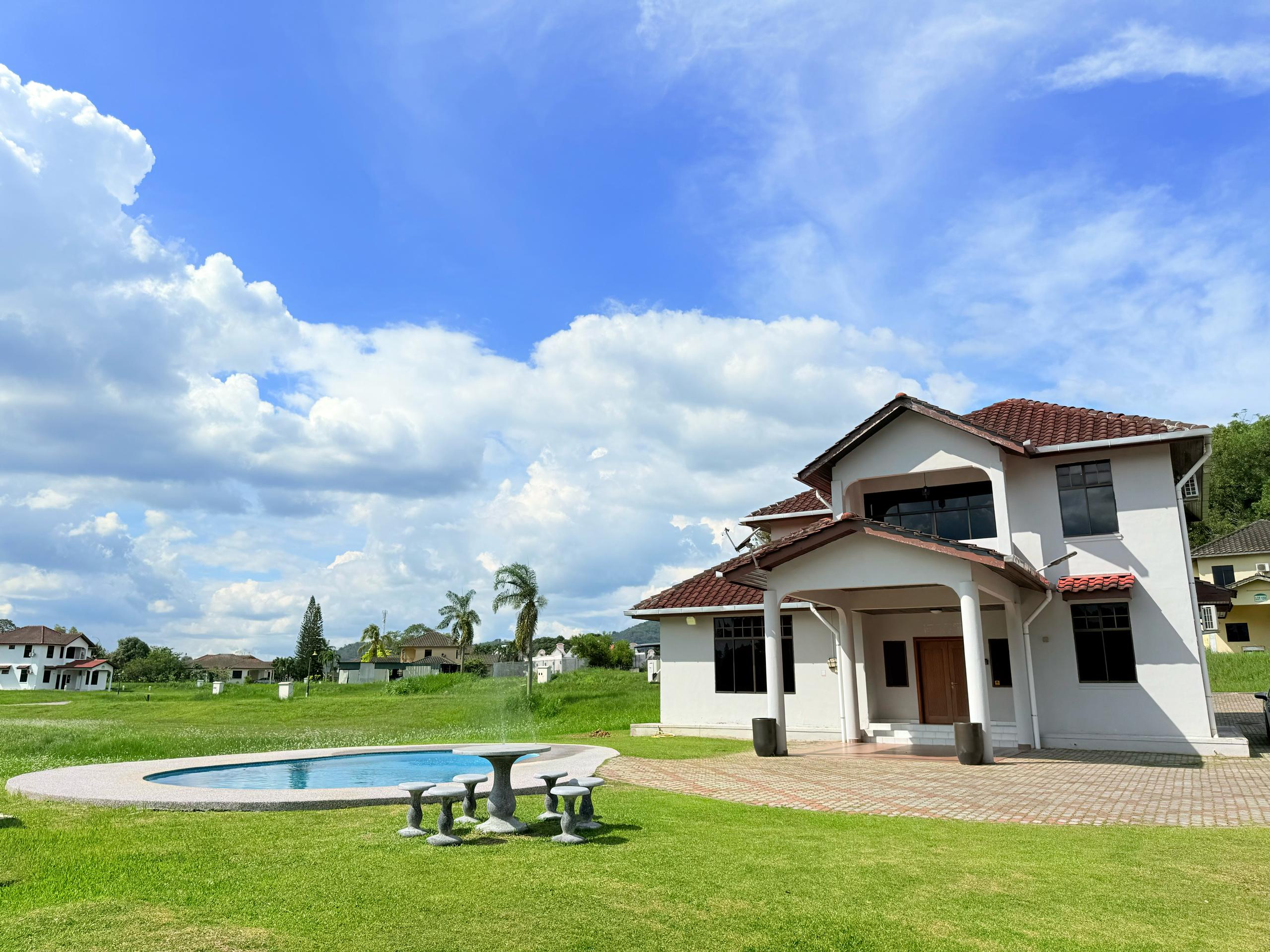 Fong Homestay private homestay with swimming pool at A'Famosa Resort, Melaka