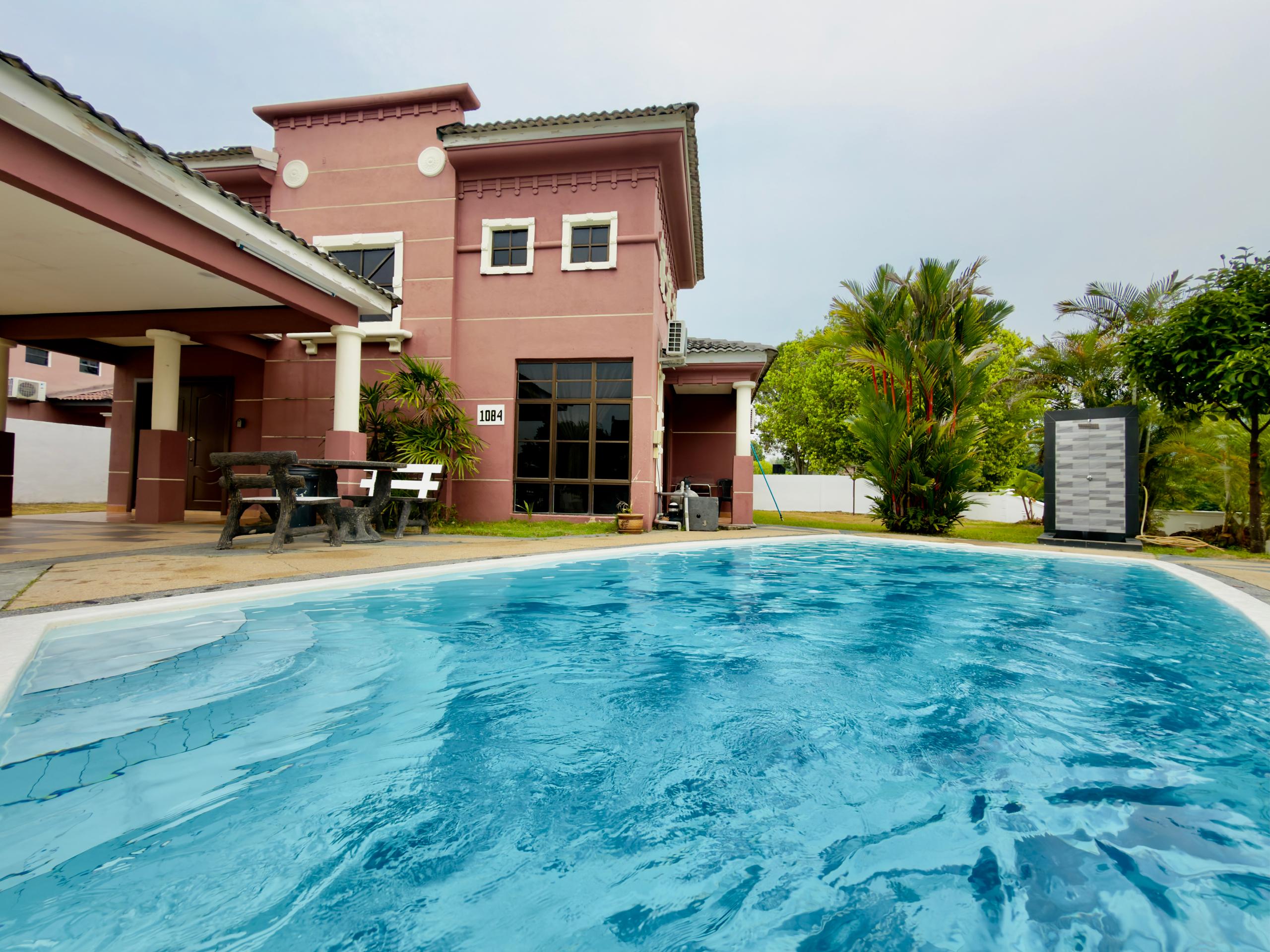 Fong Homestay private homestay with swimming pool at A'Famosa Resort, Melaka