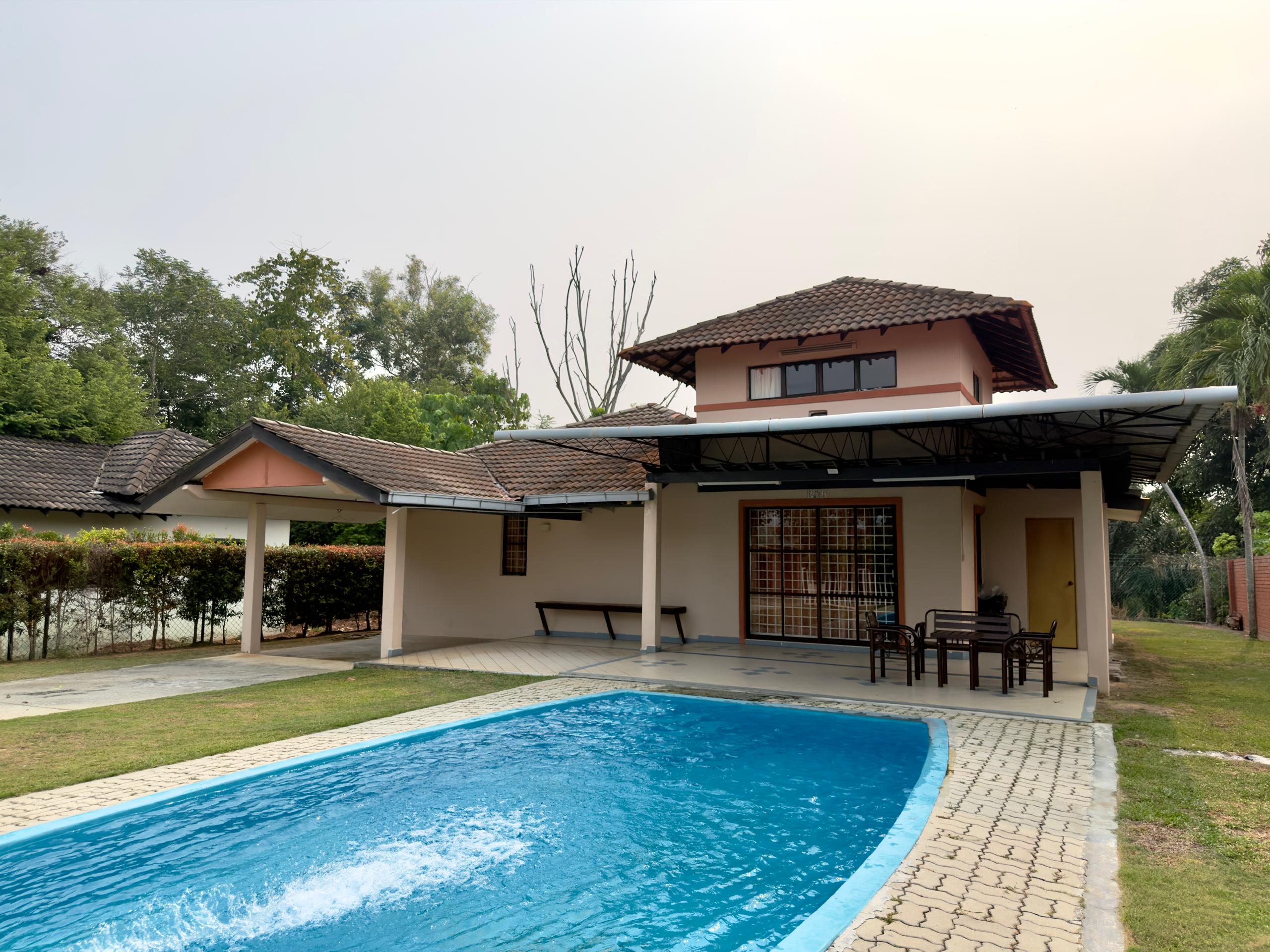 Fong Homestay private homestay with swimming pool at A'Famosa Resort, Melaka