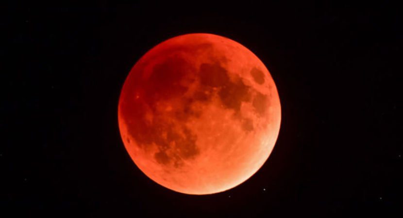 Super Lua de Sangue pôde ser vista na madrugada desta segunda-feira (21). Foto: Reprodução/Internet