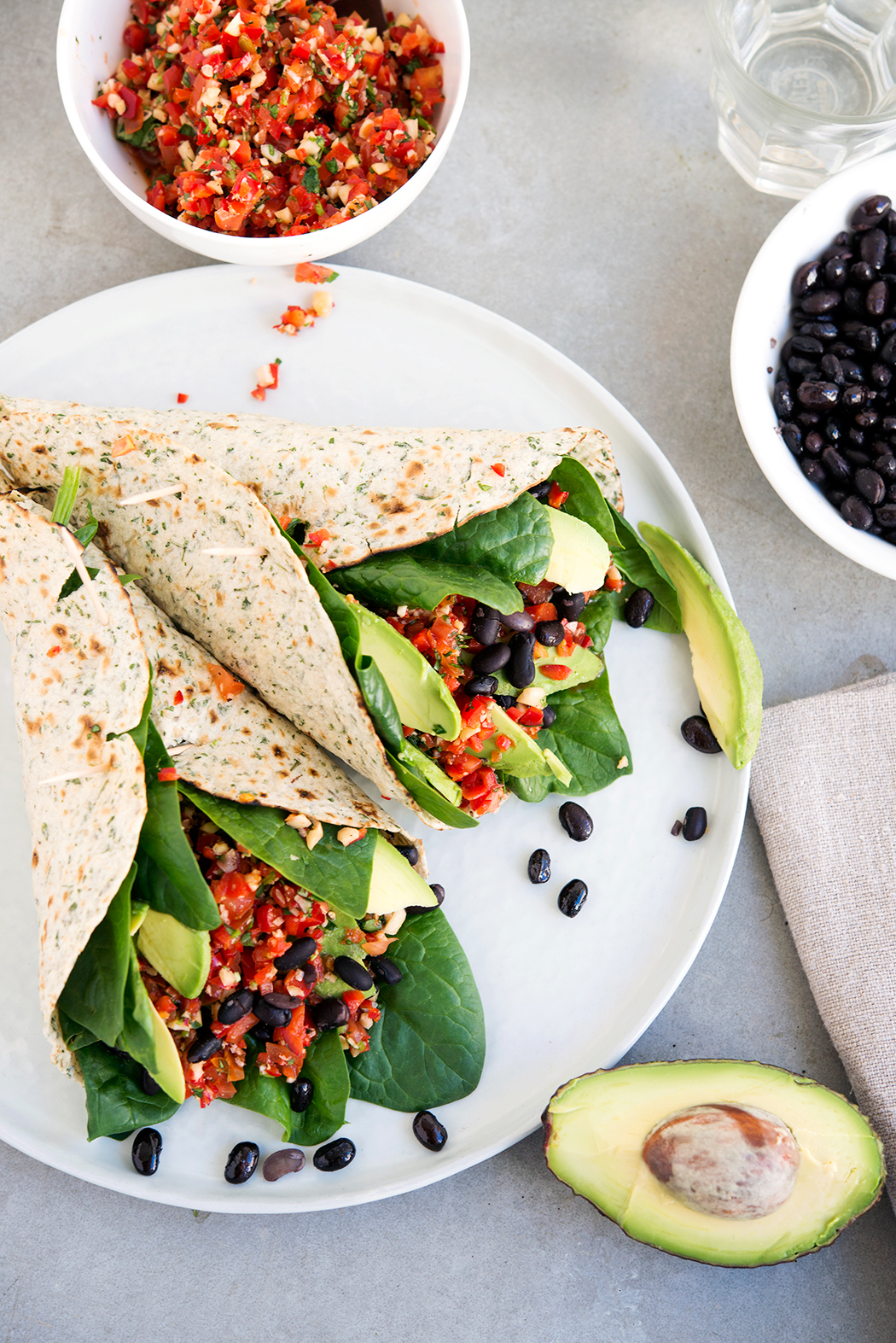 Burrito, mexikanisch,vegan, Bohnen, Avocado, Tomate, Salsa, Snack, Take Away