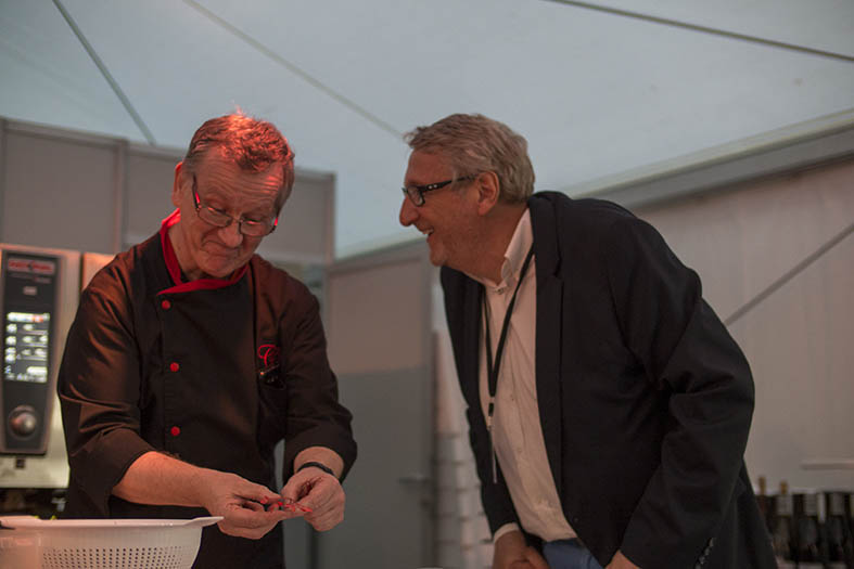Roger Simul, chef du Charmes Chambertin, et Robert P. Olbrechts, de l'équipe d'organisation du festival.