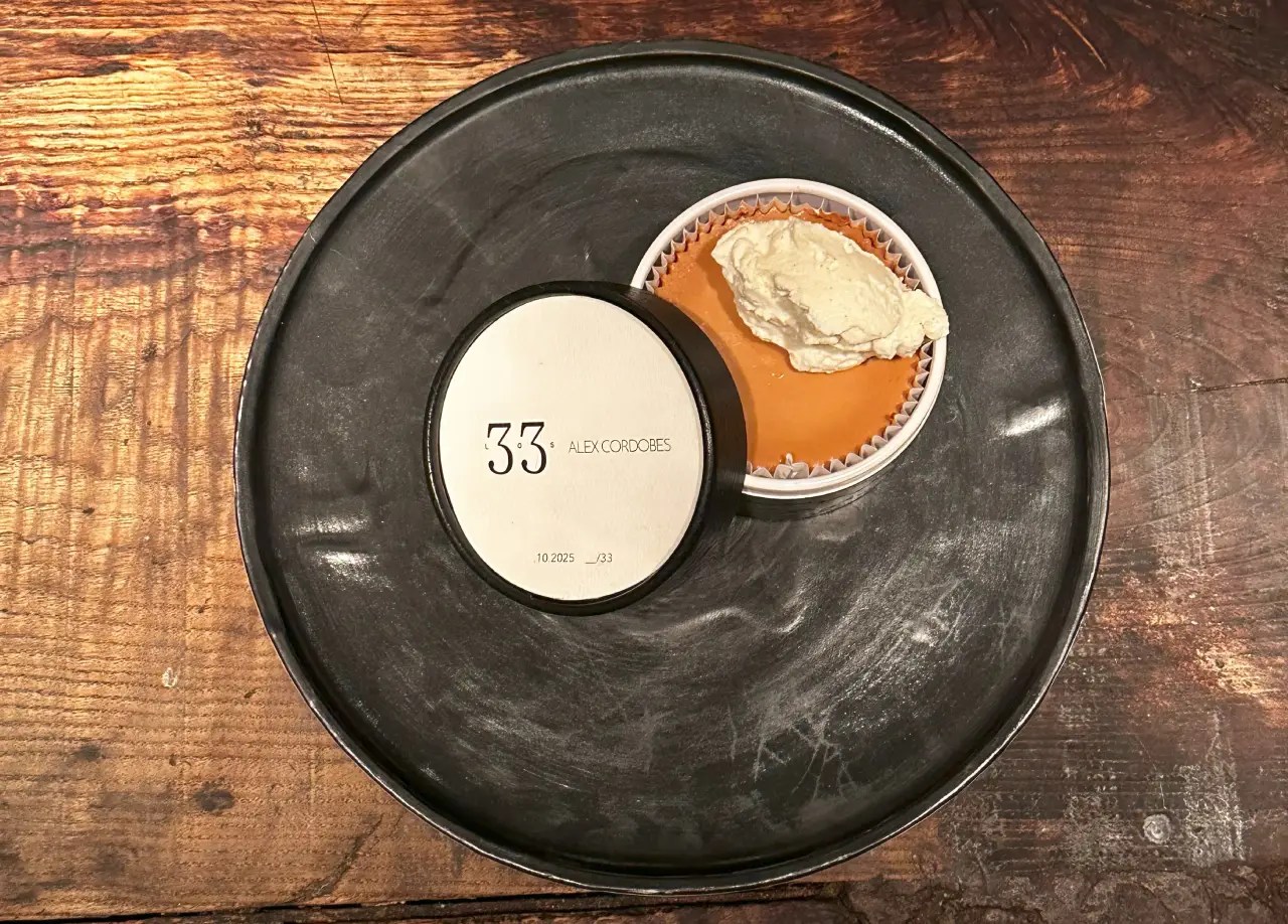 Los 33 y Álex Cordobés: una colaboración efímera que une brasa y repostería