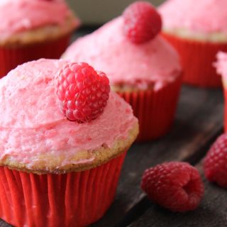 Raspberry Cupcakes with Raspberry Frosting Recipe - sooooooo delicious! @foodapparel