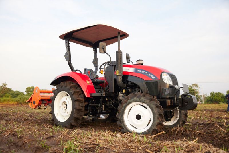 Tractor Yto Lf2204 Youtube - High Resolution Mountain Pictures for Desktop