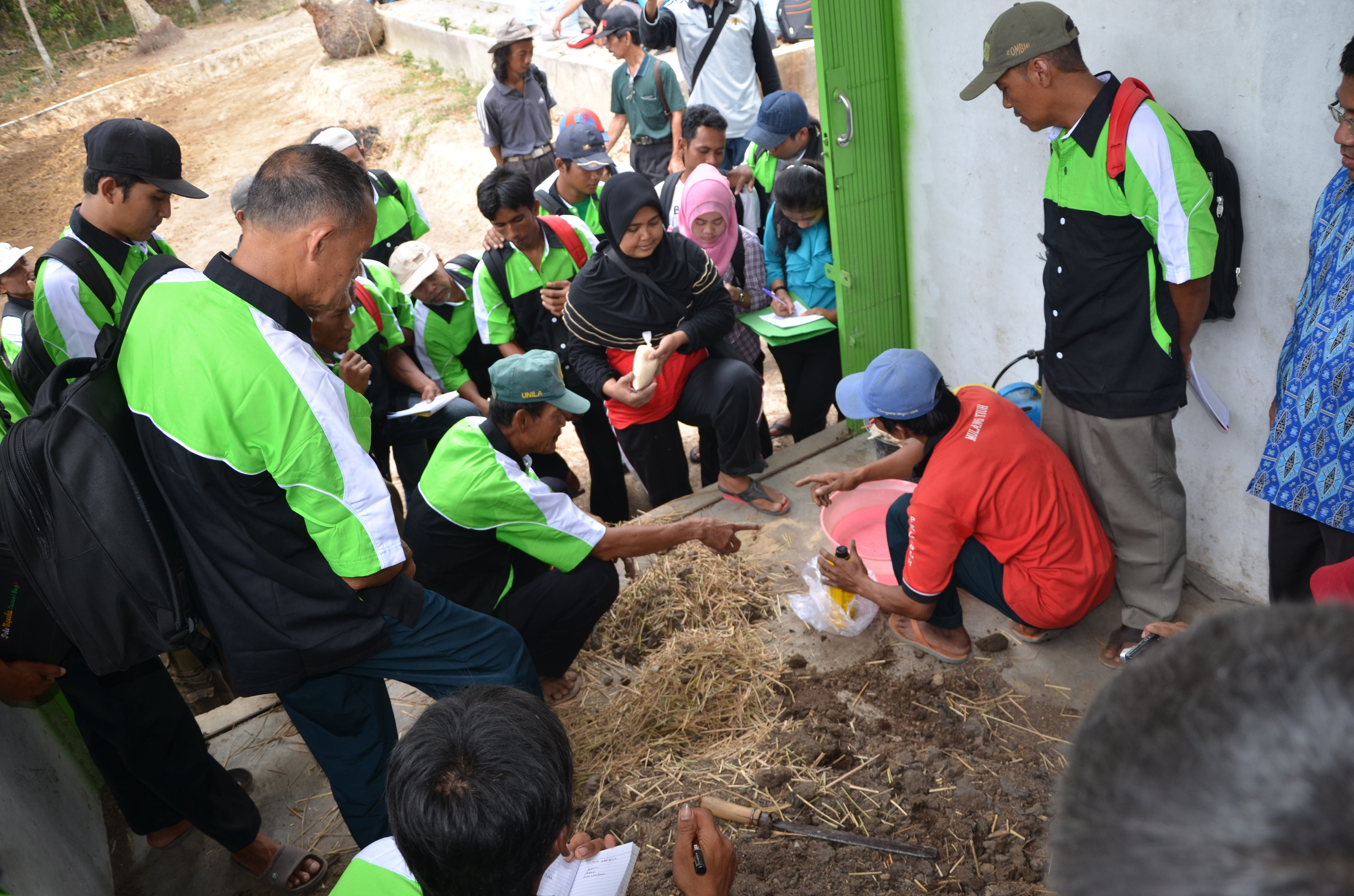 Praktek Pembuatan BOKASI