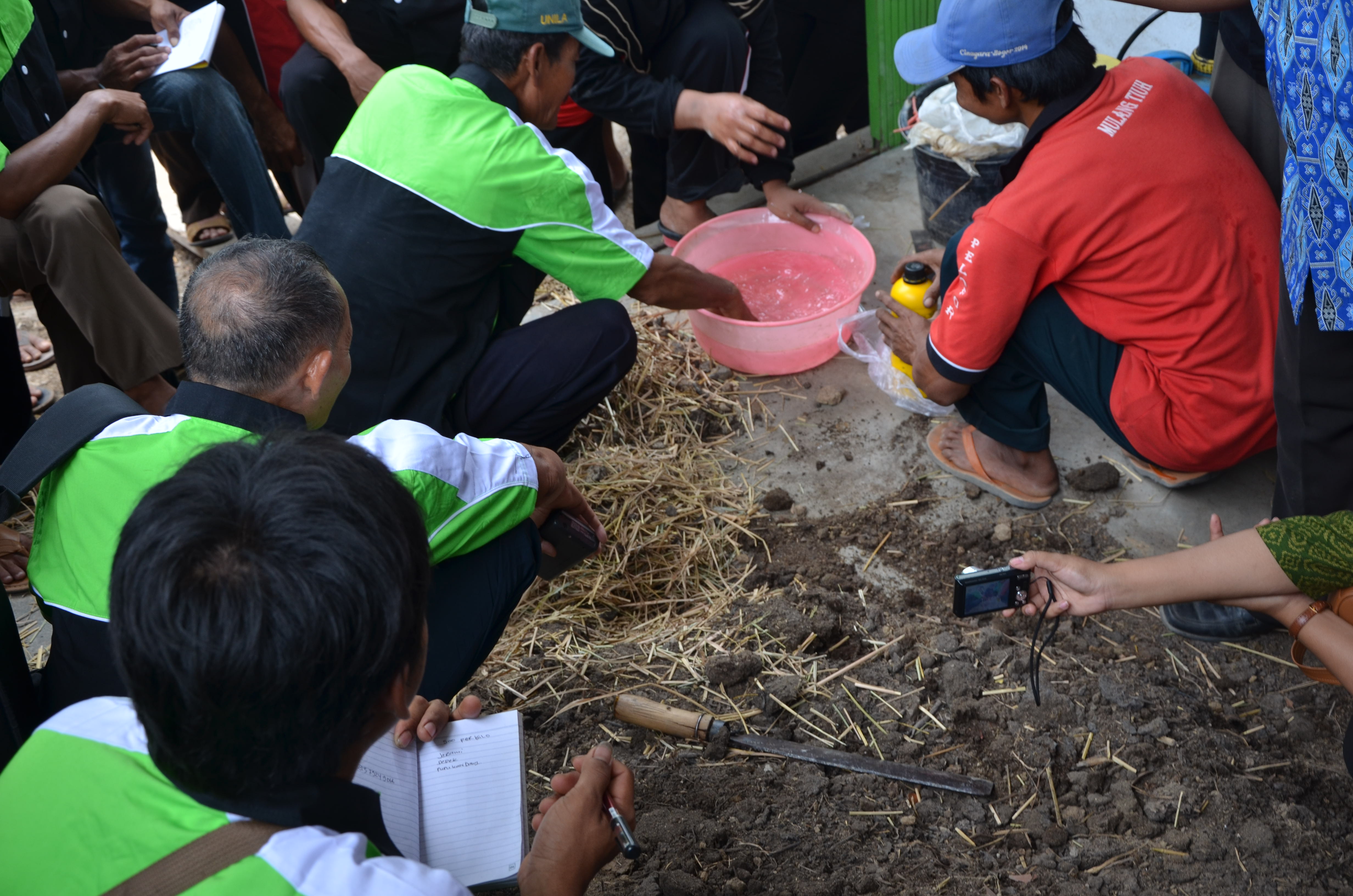 Praktek Pembuatan BOKASI