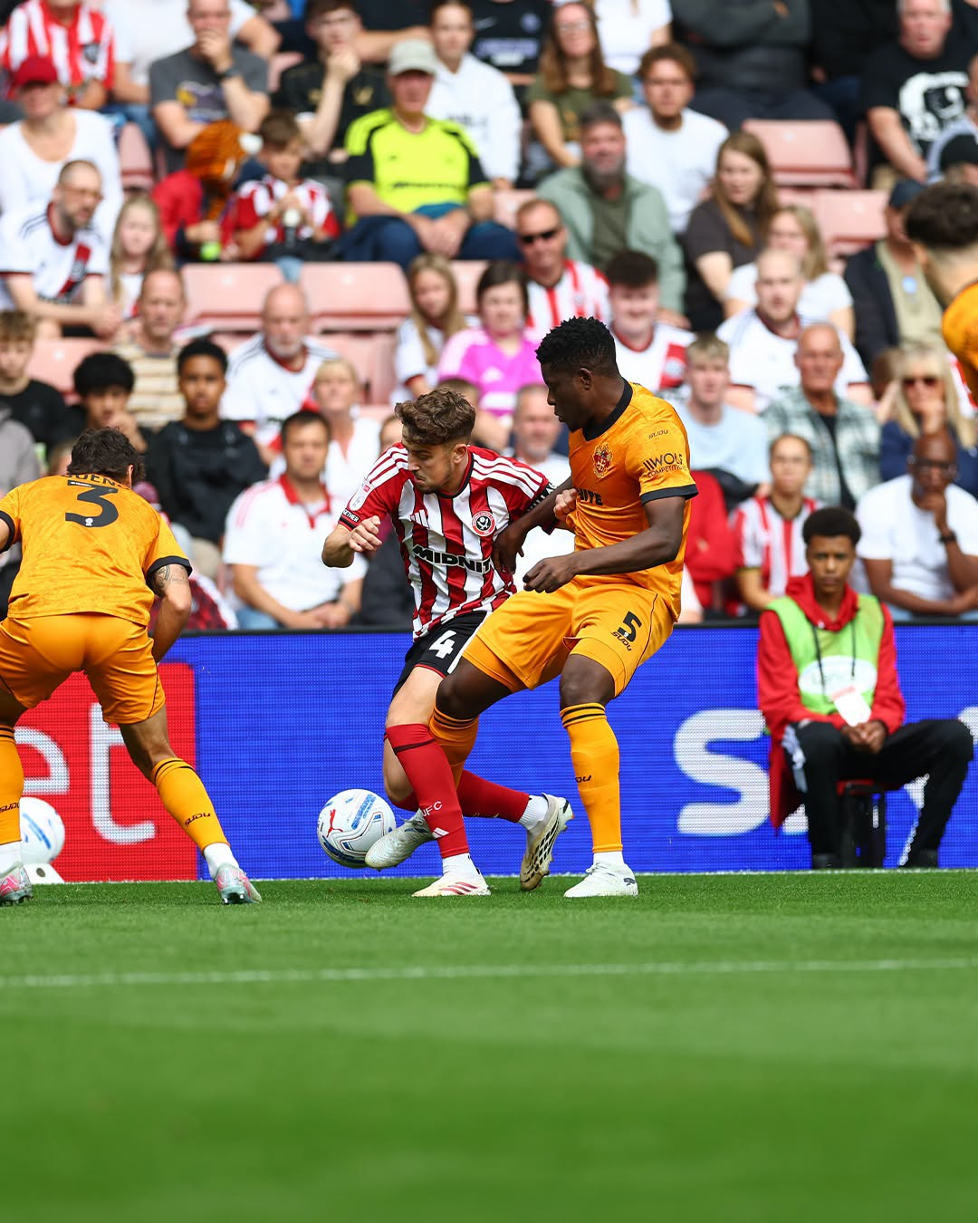 Late Jiménez goal leaves Blades stunned