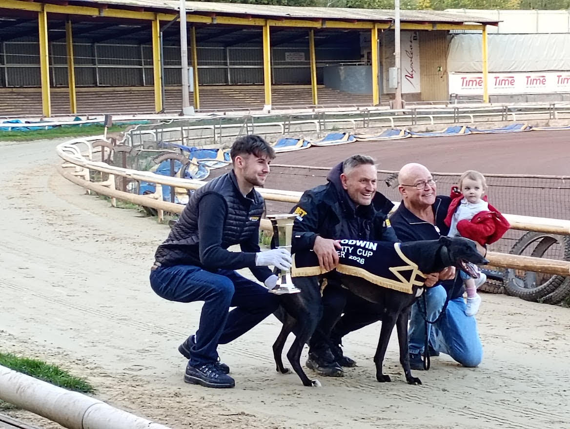 Adelinesfirstdog is victorious in Steel City Cup