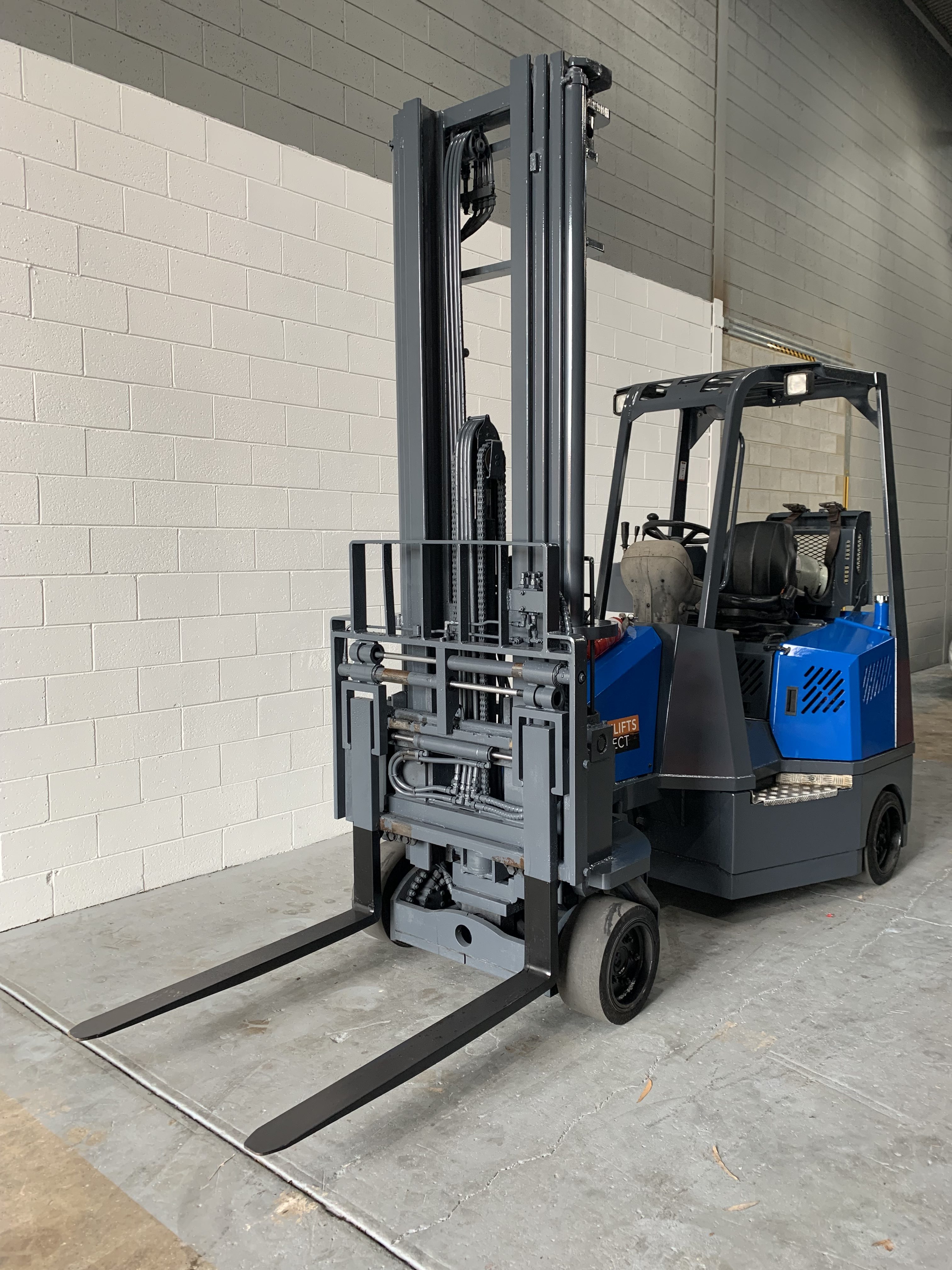 AisleMaster 2t Articulated Forklift Forklifts Direct