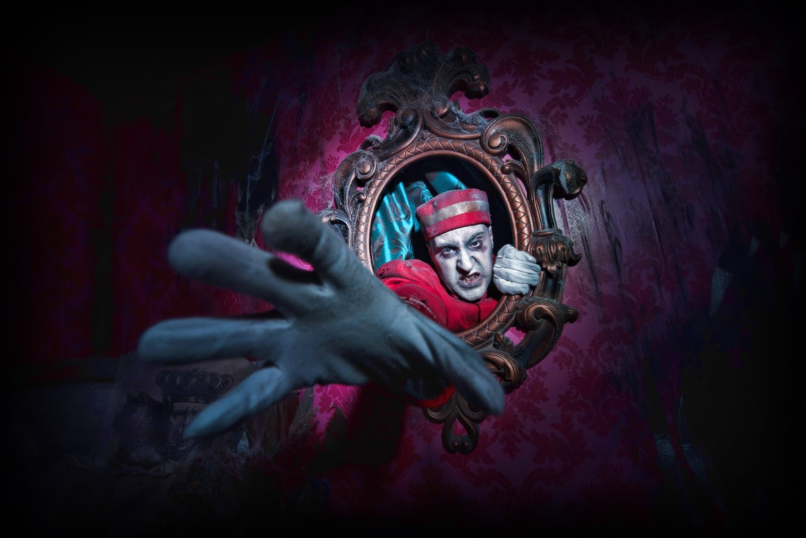 Formidable Joy | UK Fashion, Beauty & Lifestyle Blog | Halloween | UK Fright Nights | Thorpe Park | Fright Nights | Mead Open Farm | The Howl Scream Park | Alton Towers | Scarefest | Dr Frights Halloween Nights | Chessington | Howloween | Screamland Margate | Zed Events
