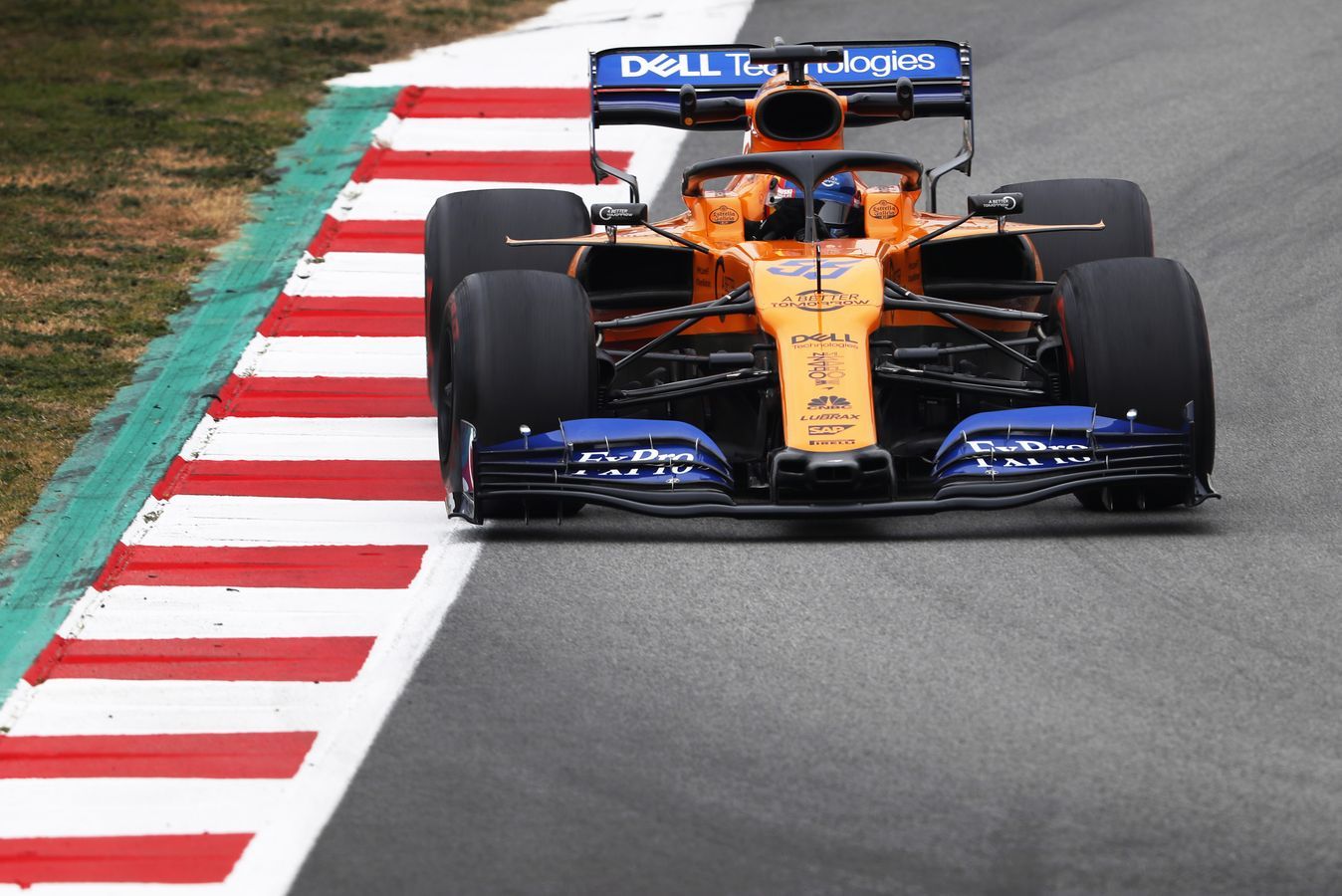 Barcelona F1 2019 Test 2 Sainz Keeps Mclaren On Top On Day 2