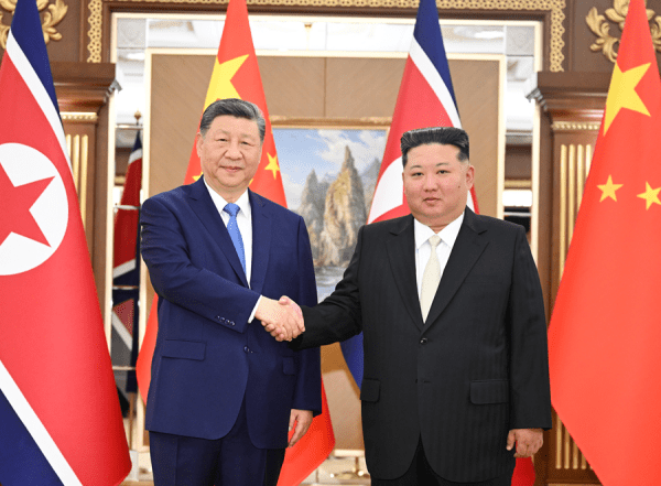 President Xi Jinping, Kim Jong Un Pledge Deeper Strategic Ties During Talks in Pyongyang