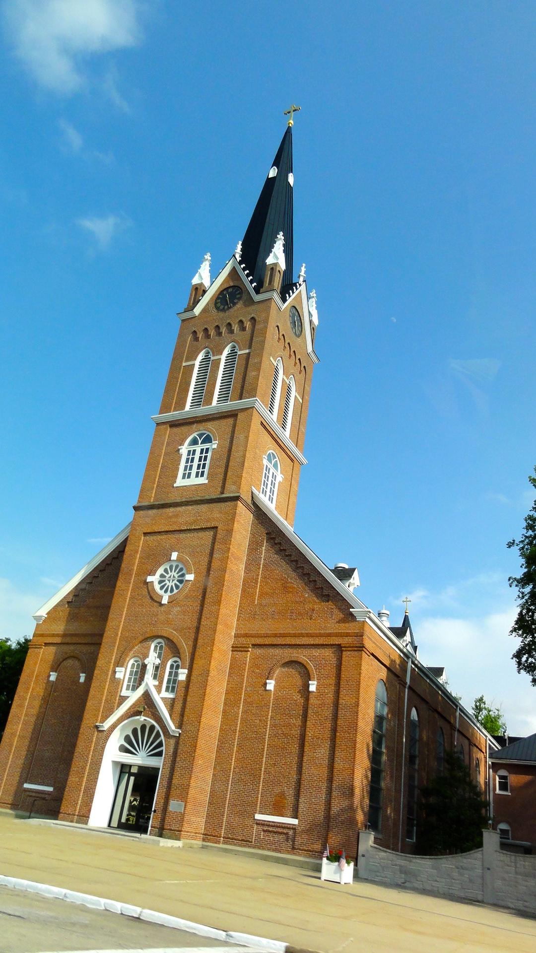 This church was in a little town in Illinois called Teutopolis, which was settled by Germans. That heritage was reflected in all the little businesses with German-sounding names that Matt read with the proper accent as we drove by.