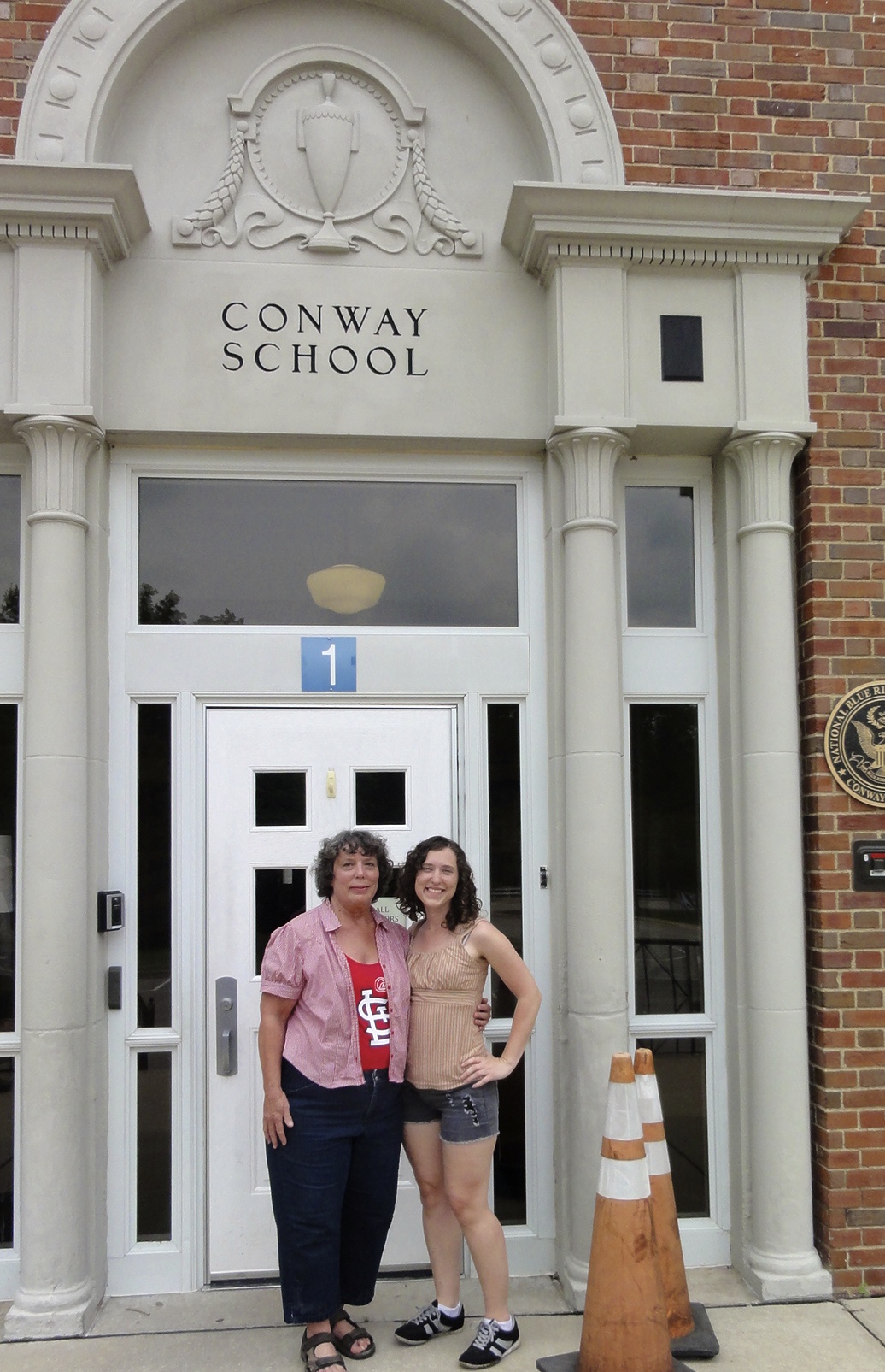 This is Conway Elementary, where Mom went for kindergarten through 7th grade (a bonus year because of construction at the junior high) and where I went for kindergarten, first and second. We had the same kindergarten classroom!