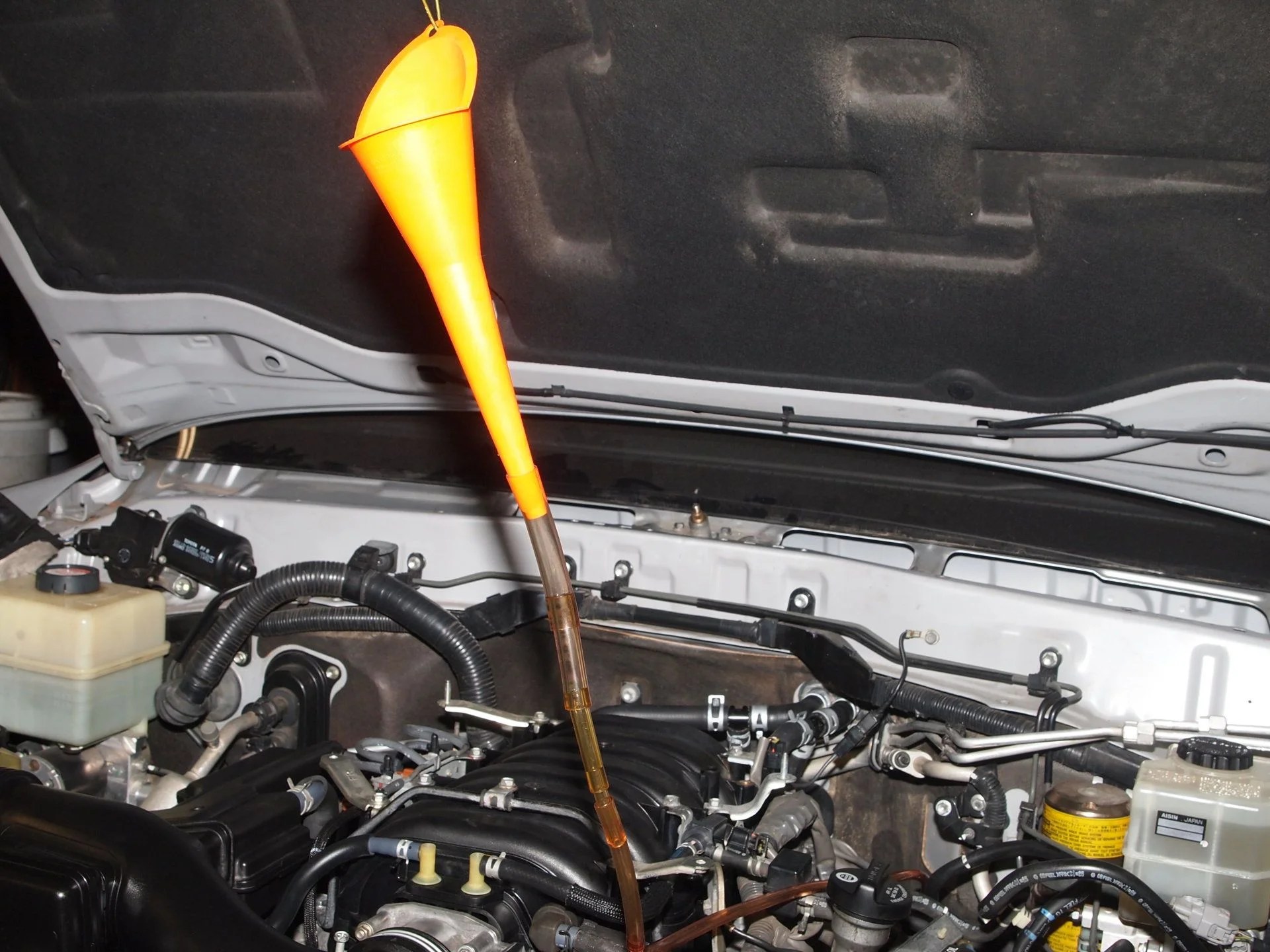 Introduce 128+ images 2006 toyota tundra transmission dipstick location