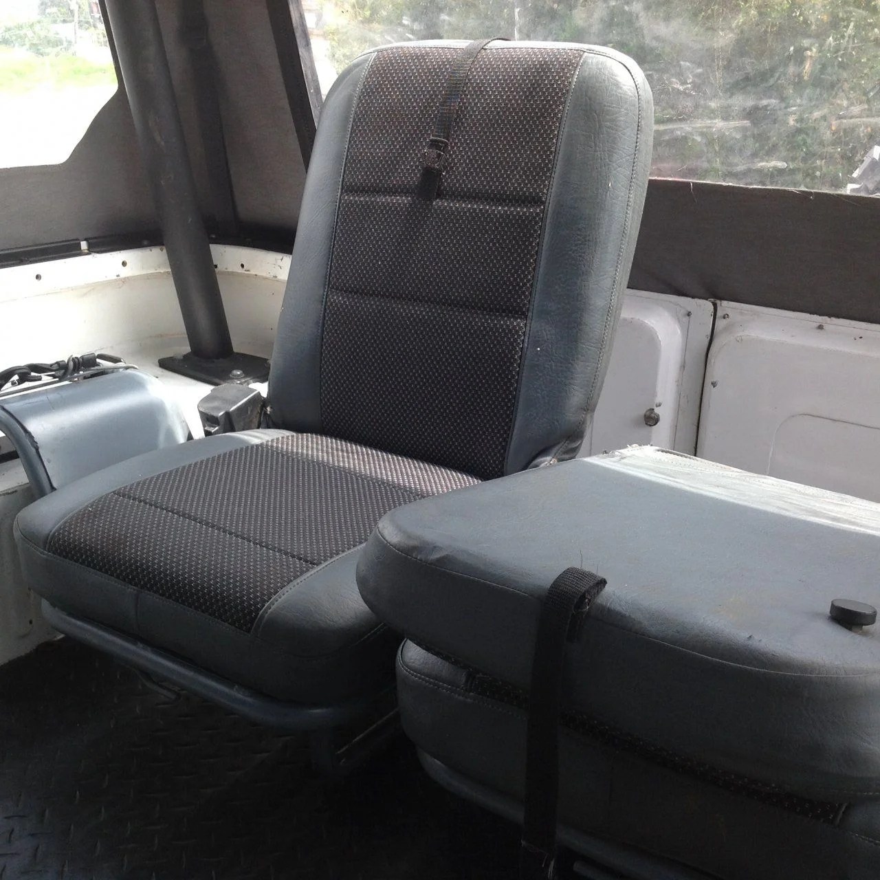 20+ New Fj40 Bench Seat / FJ40 Rear Bench Tumble Seat - Folds Forward to open Cargo Area : Buy and sell almost anything on gumtree classifieds.