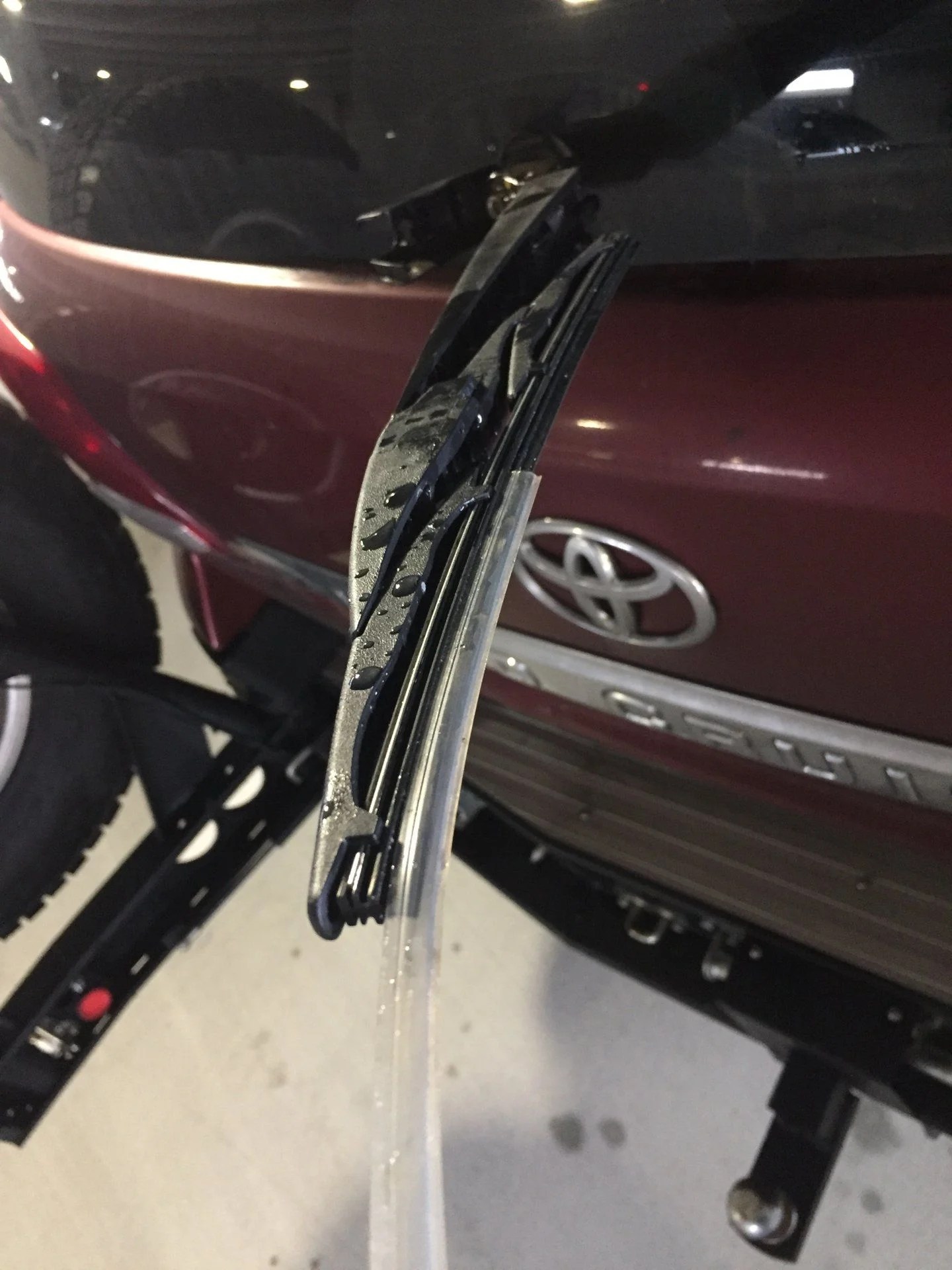 2007 Suburban Rear Wiper Blade Size / Two Front Wiper Blades & One Rear Wiper Blade For Nissan : Home tools, gear & equipment tools & supplies automotive tools & supplies why.