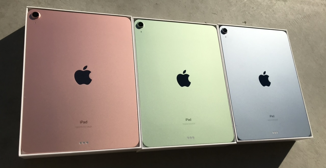 I'm glad to announce to you, that the ipad air 4 comes in five different and absolutely unique colors: Ipad Air 4 Color Comparison Macrumors Forums