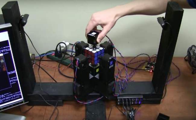 Watch This Robot Solve A Rubik’s Cube In Less Than 2 Seconds