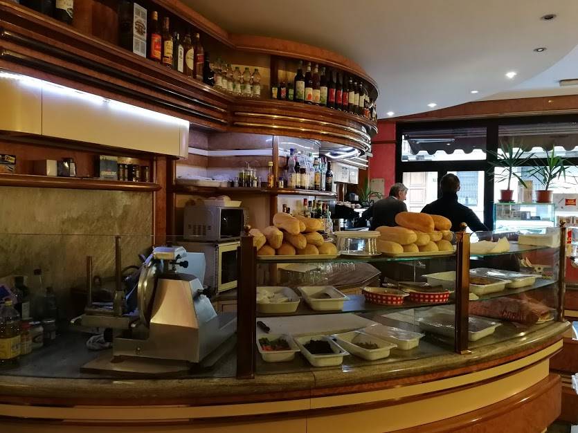 Attività Commerciali Bar E Tabacchi In Vendita In Via Imperia A Milano | Pcase.it 626_x_835_jpg