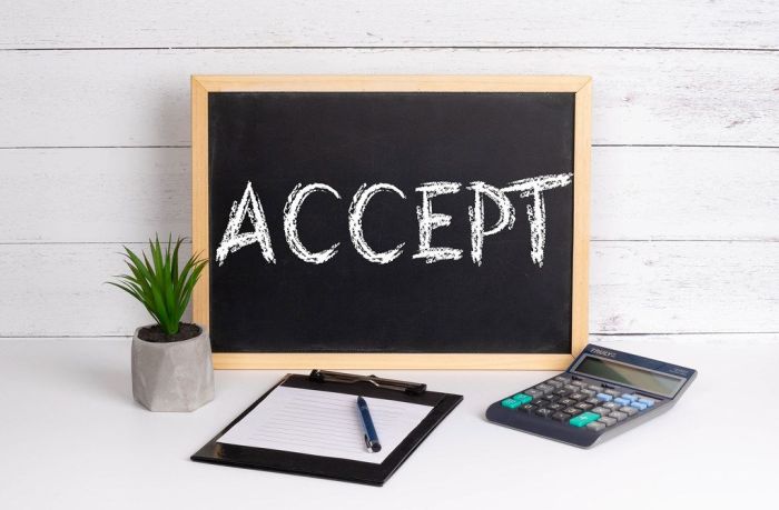 Blackboard with Capital text - Creative Commons Bilder How to accept student loans