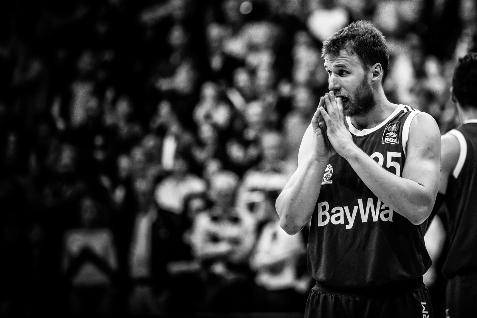 01.05.16 Beko BBL 34.Spieltag: EWE Baskets - FC Bayern München